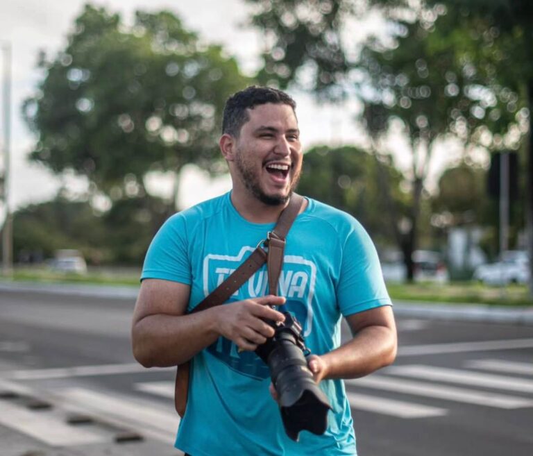 Gabriel Neto: Fotógrafo de Feira de Santana Recebe Prêmio Nacional em Fotografia Esportiva Gabriel Neto: Fotógrafo de Feira de Santana Recebe Prêmio Nacional em Fotografia Esportiva
