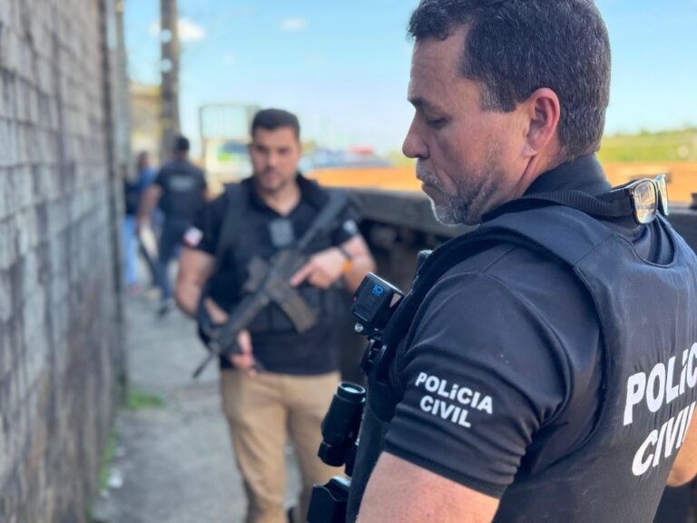 Homem é Detido por Violência Doméstica em Feira de Santana, Bahia Homem é Detido por Violência Doméstica em Feira de Santana, Bahia
