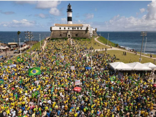 Protesto ‘Acorda Brasil’ Mobiliza Apoiadores de Bolsonaro em Diversas Cidades Protesto 'Acorda Brasil' Mobiliza Apoiadores de Bolsonaro em Diversas Cidades