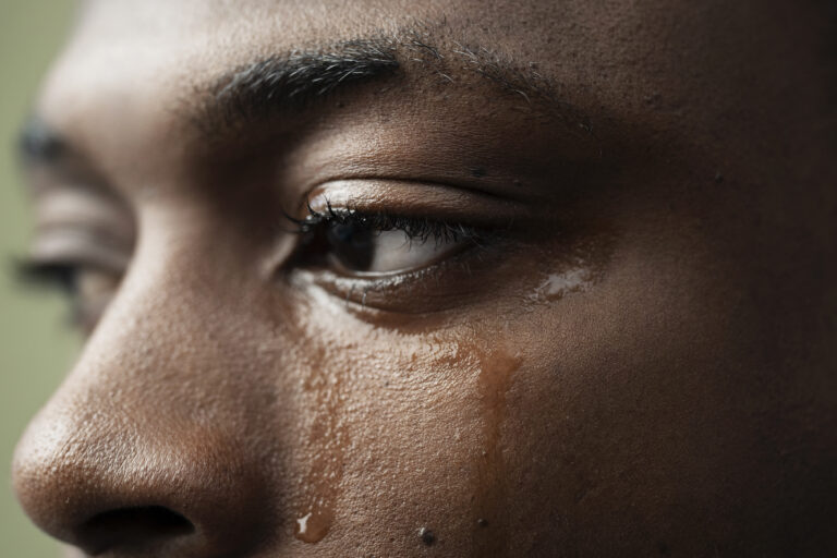 Racismo e Seus Efeitos na Saúde Mental: Um Alerta Necessário Racismo e Seus Efeitos na Saúde Mental: Um Alerta Necessário