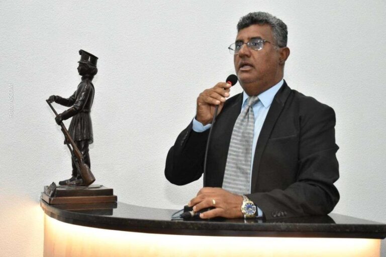 Vereador Lulinha propõe expansão de creches em Feira de Santana para aumentar vagas na educação infantil Vereador Lulinha propõe expansão de creches em Feira de Santana para aumentar vagas na educação infa