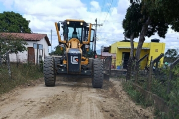 Avanço do Patrolamento de Estradas em Feira de Santana: Melhoria na Infraestrutura Avanço do Patrolamento de Estradas em Feira de Santana: Melhoria na Infraestrutura