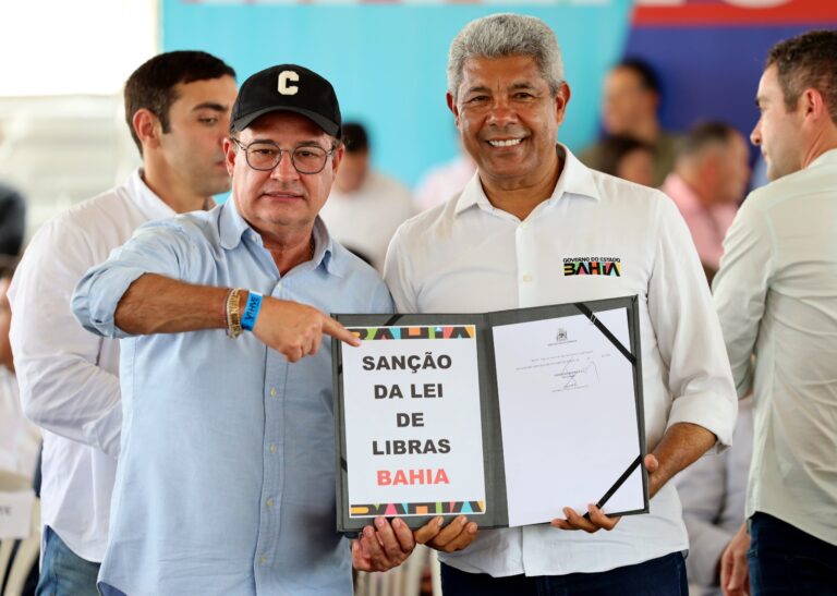 Bahia Avança na Inclusão: Libras Reconhecida como Meio Legal de Comunicação