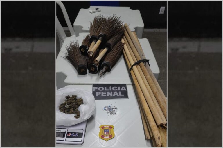 Drogas Ocultas em Vassouras São Apreendidas no Presídio de Itabuna Drogas Ocultas em Vassouras São Apreendidas no Presídio de Itabuna