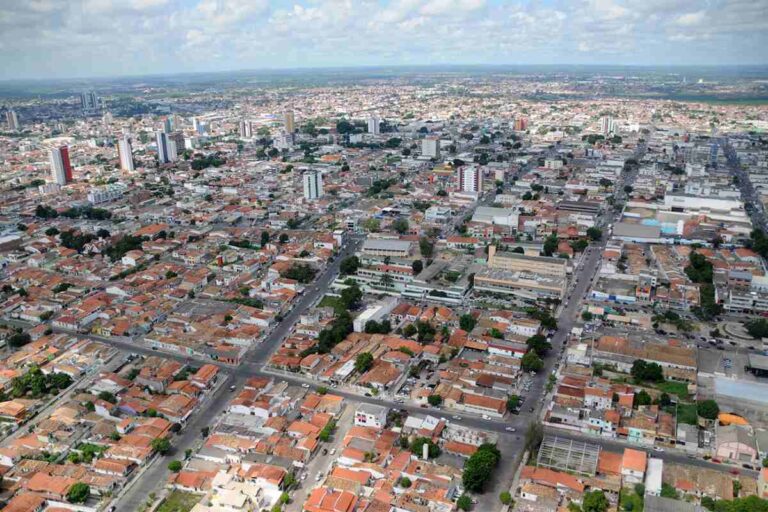 Feira de Santana: R$ 3,4 bilhões em transações Pix por mês | Um Polo Econômico no Nordeste Feira de Santana: R$ 3,4 bilhões em transações Pix por mês | Um Polo Econômico no Nordeste