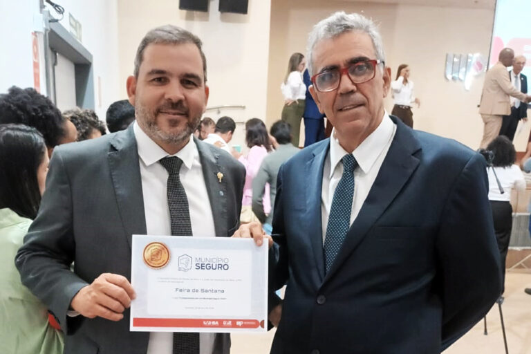 Feira de Santana Recebe Selo Compromisso para Município Seguro do MP-BA Feira de Santana Recebe Selo Compromisso para Município Seguro do MP-BA