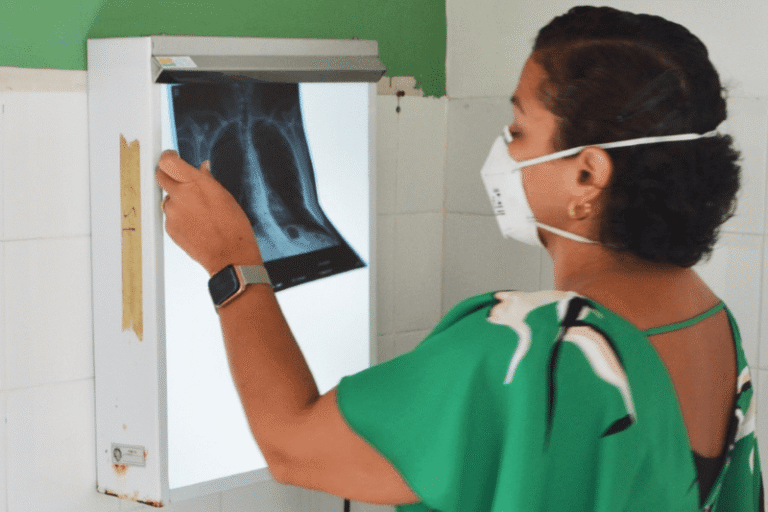 Mutirão Gratuito de Saúde em Feira de Santana Celebra o Dia das Mães Mutirão Gratuito de Saúde em Feira de Santana Celebra o Dia das Mães