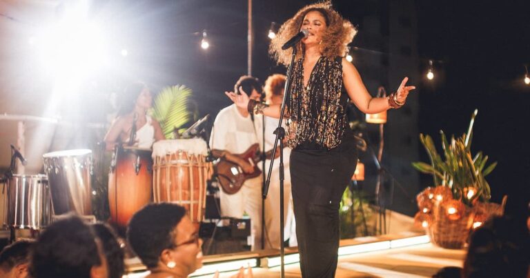 Rachel Reis Lança Novo Projeto Audiovisual e Reúne Fãs em Salvador