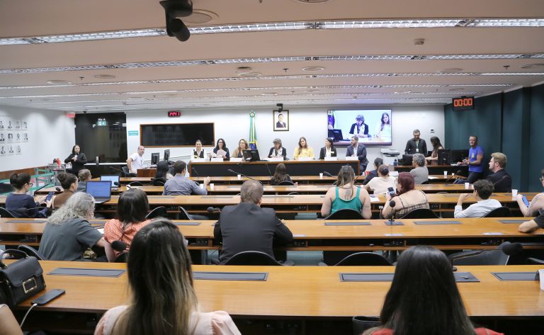 Urgente: Médicos e Pacientes Exigem Aprovação de Política Nacional para Imunodeficiências Raras Urgente: Médicos e Pacientes Exigem Aprovação de Política Nacional para Imunodeficiências Raras