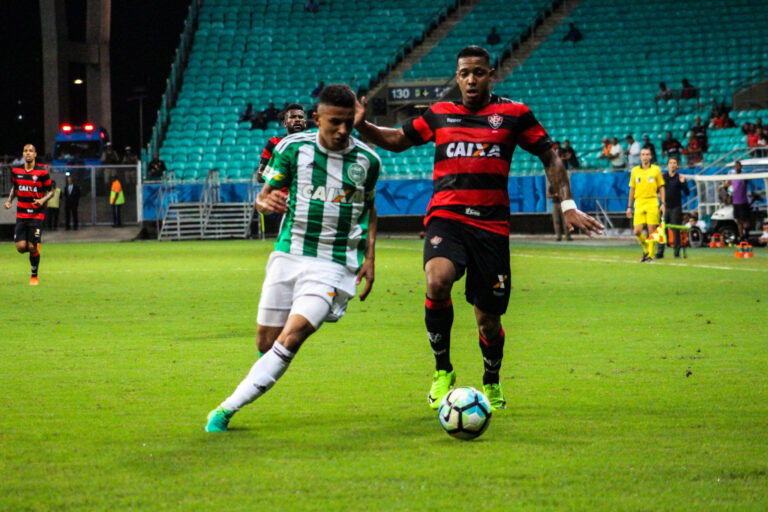 Faz Tempo! Relembre os Últimos Confrontos Entre Vitória e Coritiba na Série A Faz Tempo! Relembre os Últimos Confrontos Entre Vitória e Coritiba na Série A