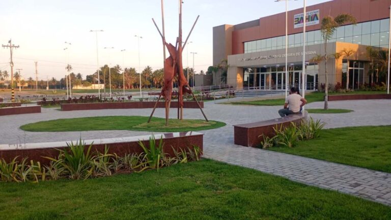 Uefs Comemora 50 Anos com Congresso Inovador Focado no Futuro