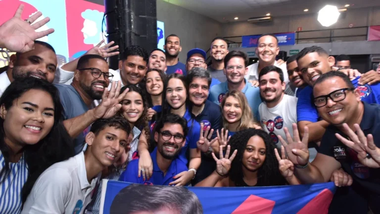 ACM Neto detalha propostas para educação, tecnologia e segurança em Feira de Santana