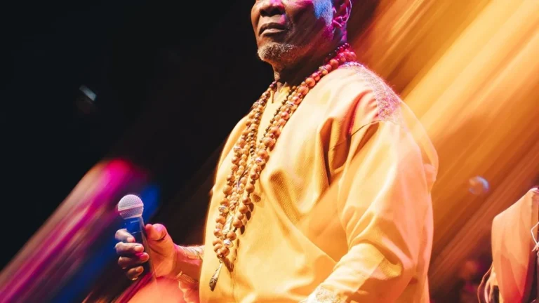 Lazzo Matumbi convoca Brasil a valorizar cultura afro-indígena em show histórico