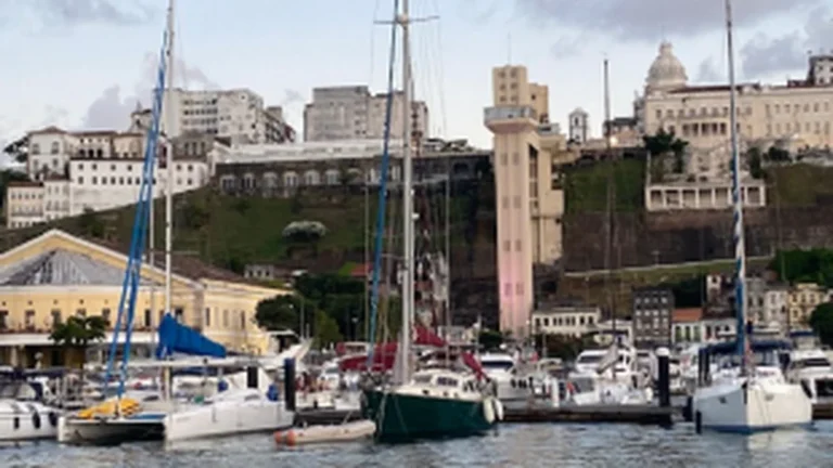 Identitaristas Buscam Mudar Nome do Elevador Lacerda em Salvador Identitaristas Buscam Mudar Nome do Elevador Lacerda em Salvador
