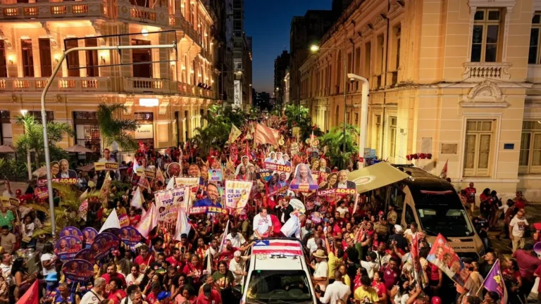 Jerônimo e Margareth Menezes lideram caminhada cultural em Salvador e reforçam compromisso com a cul