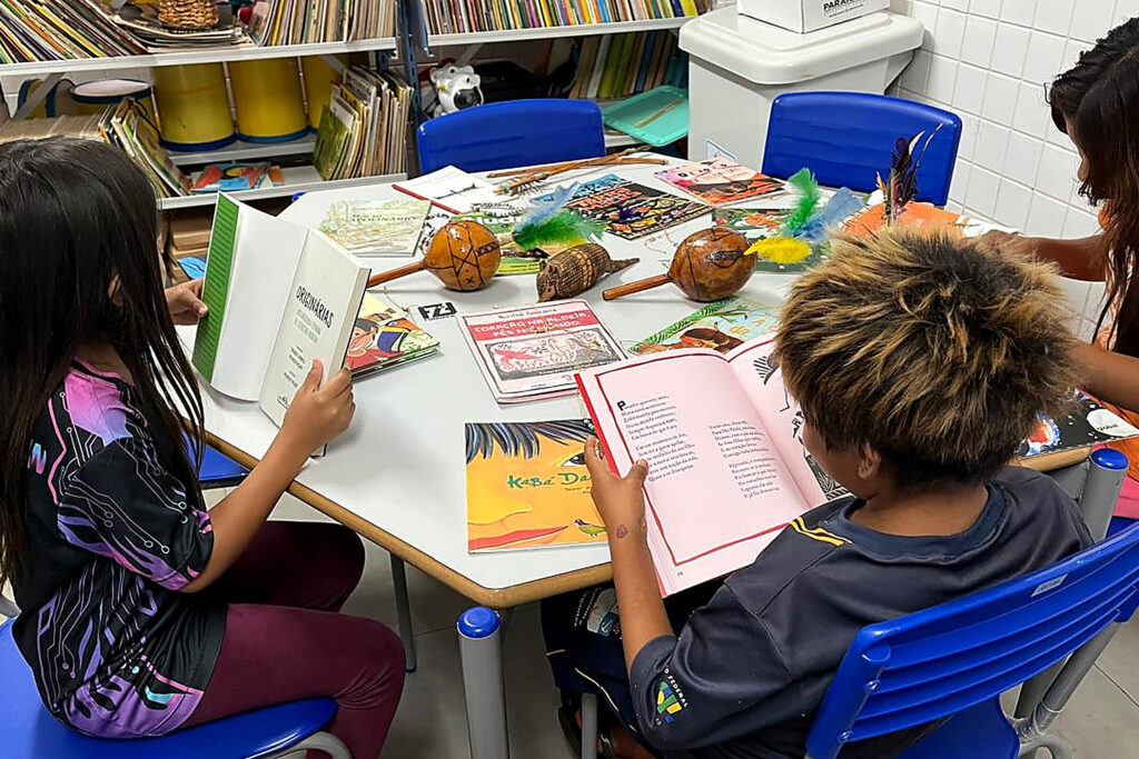 Governo do Estado Expande Acervo Literário em 31 Escolas Indígenas: Uma Iniciativa Transformadora Governo do Estado Expande Acervo Literário em 31 Escolas Indígenas: Uma Iniciativa Transformadora