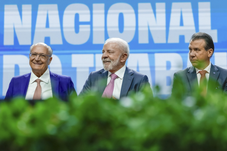 Lula Propõe Debate sobre Jornada de Trabalho no Brasil: Hora de Ouvir Todas as Vozes Lula Propõe Debate sobre Jornada de Trabalho no Brasil: Hora de Ouvir Todas as Vozes