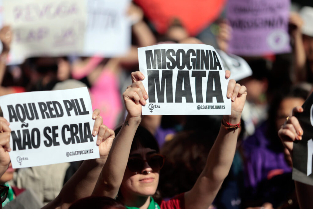 Mulheres se Mobilizam pelo Reconhecimento da Misoginia como Crime no Brasil