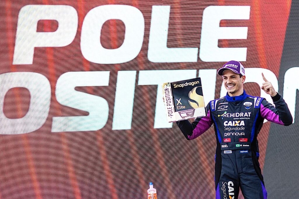 Stock Car: Guilherme Salas celebra 32 anos com pole em Interlagos Stock Car: Guilherme Salas celebra 32 anos com pole em Interlagos