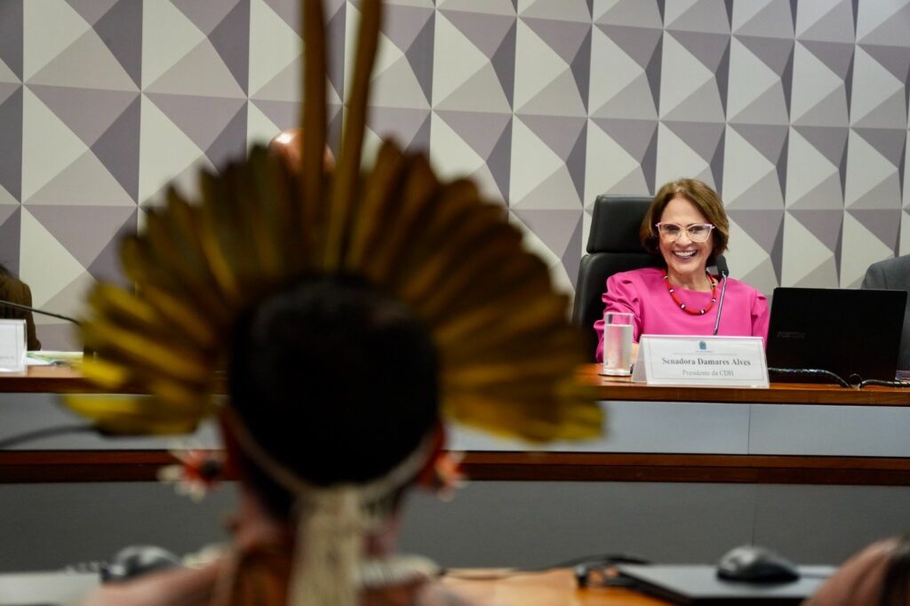 Damares Alves Lidera Subcomissão do Senado para Crise Yanomami Damares Alves Lidera Subcomissão do Senado para Crise Yanomami