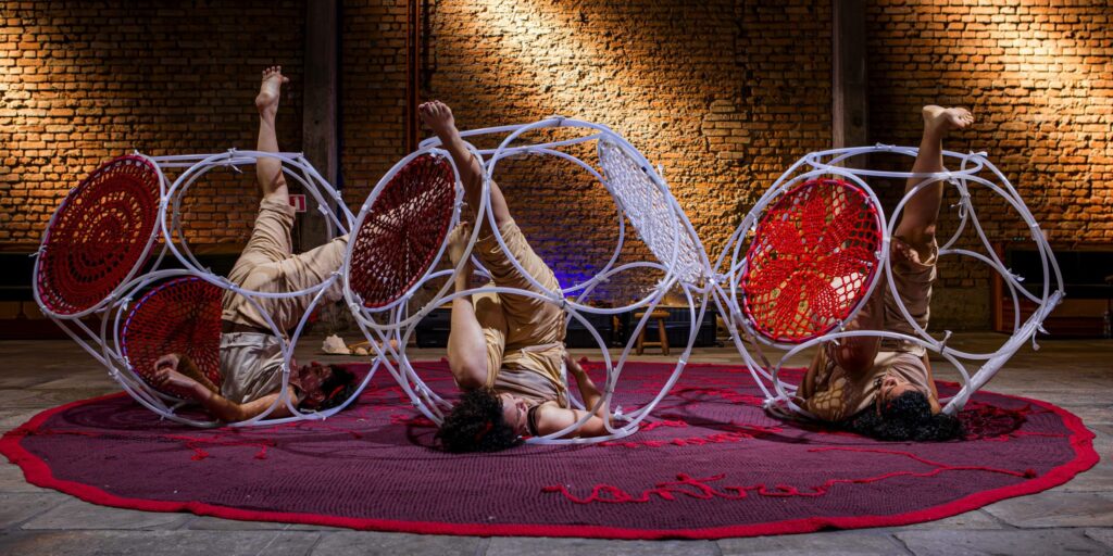 Dança Dentro: Uma Experiência Sensorial no Sesc São Paulo Dança Dentro: Uma Experiência Sensorial no Sesc São Paulo