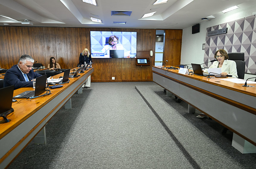 Subcomissão dos Povos Indígenas Yanomami é Lançada no Senado Subcomissão dos Povos Indígenas Yanomami é Lançada no Senado