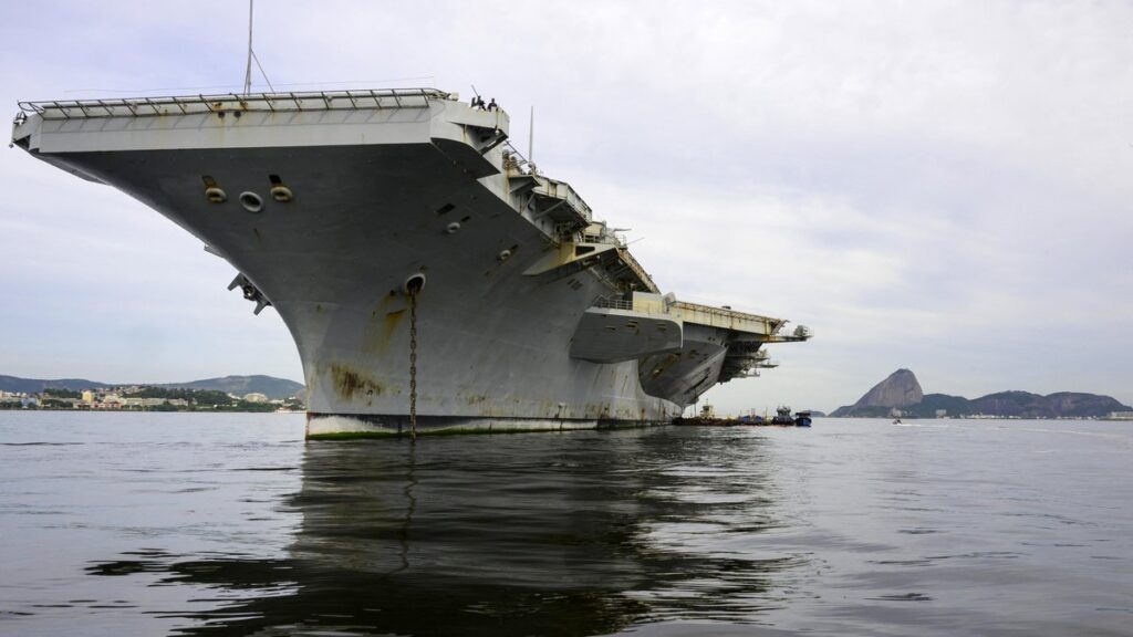 USS Nimitz: O Mais Antigo Porta-Aviões Nuclear do Mundo Chega ao Brasil USS Nimitz: O Mais Antigo Porta-Aviões Nuclear do Mundo Chega ao Brasil