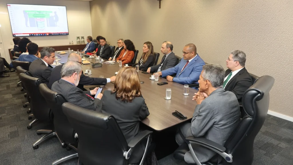 CNJ e TJMG intensificam cooperação para fortalecer políticas indígenas e segurança no Judiciário CNJ e TJMG intensificam cooperação para fortalecer políticas indígenas e segurança no Judiciário