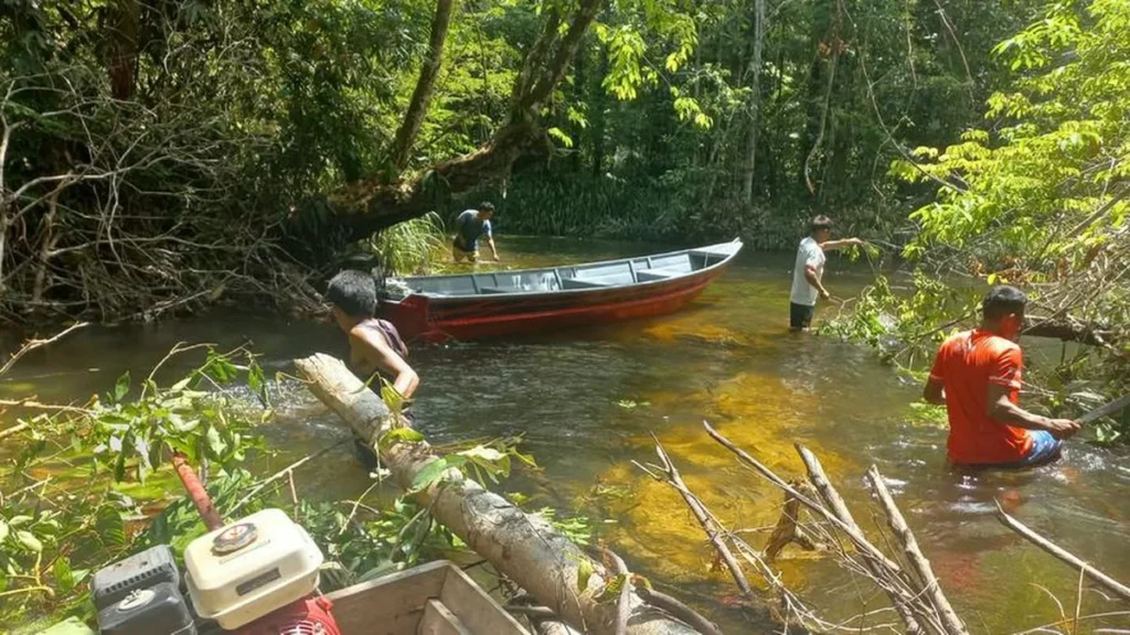 Estiagem no Amazonas isola 29 aldeias indígenas e ameaça acesso à saúde e alimentos