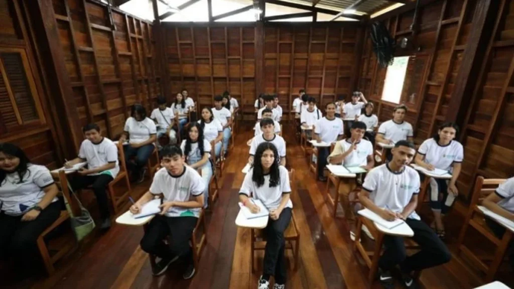 MPF exige ensino médio presencial para comunidades indígenas e tradicionais no interior do Amazonas MPF exige ensino médio presencial para comunidades indígenas e tradicionais no interior do Amazonas