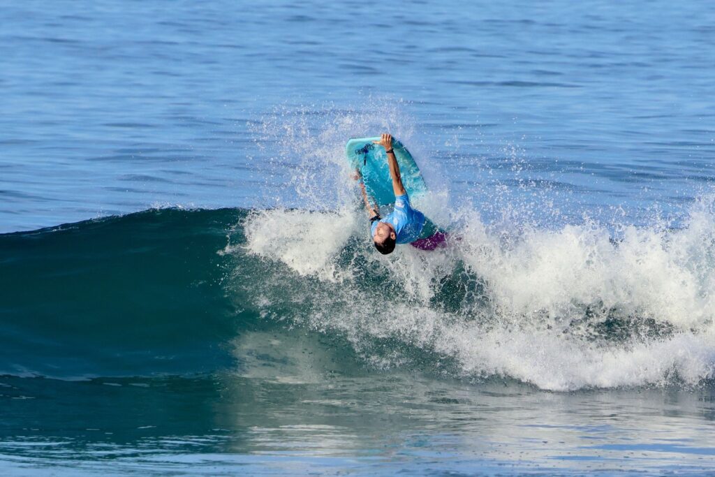 Eder Luciano Brilha e Conquista Ouro nos Jogos Pan-Americanos de Surf
