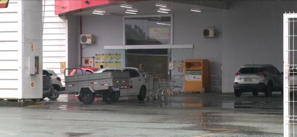 Tentativa de Feminicídio em Supermercado de Joinville Choca Comunidade Tentativa de Feminicídio em Supermercado de Joinville Choca Comunidade