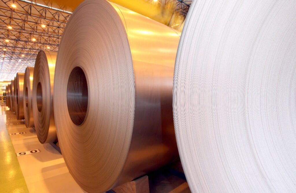 ArcelorMittal: Líder no Setor de Aços Enfrenta Desafios com Importações e Tarifaço