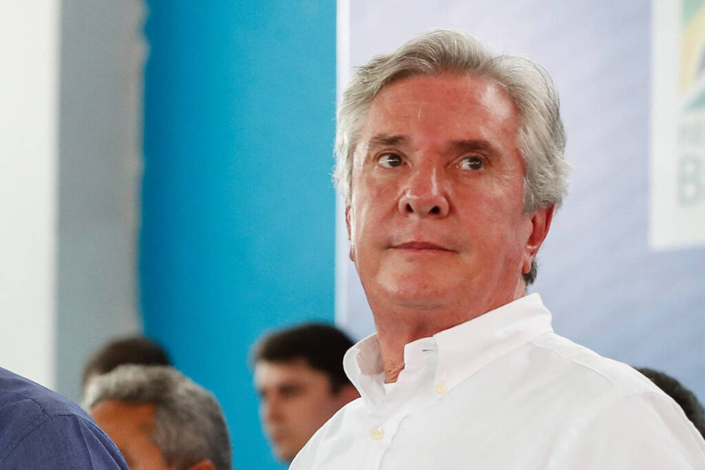 Collor, um ano em prisão domiciliar: Trunfo político de Bolsonaro em Alagoas Collor, um ano em prisão domiciliar: Trunfo político de Bolsonaro em Alagoas