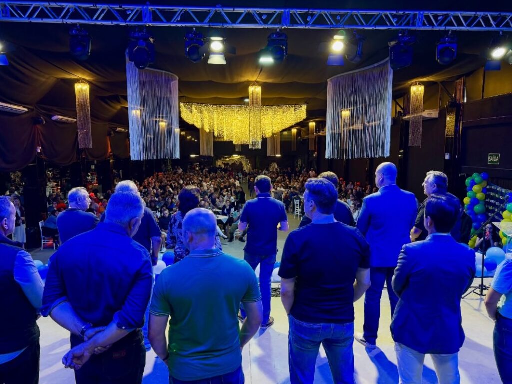 Evento em Joinville Reúne 2 Mil Pessoas e Revela Articulação Política de Maurício Peixer
