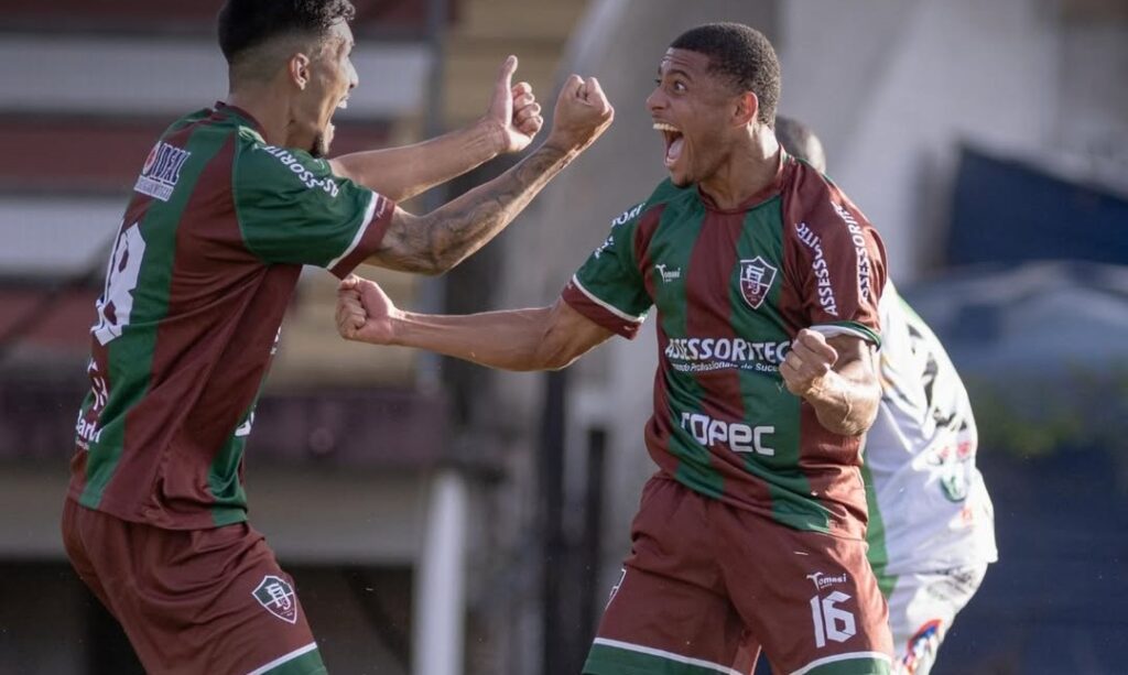 Fluminense de Joinville conquista vitória fora de casa e avança na Série B