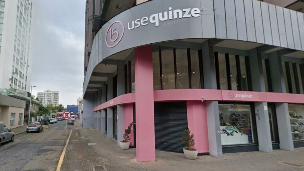 Liquidação de Calçados em Joinville: Loja Anuncia Fechamento e Produtos a Preço de Custo Liquidação de Calçados em Joinville: Loja Anuncia Fechamento e Produtos a Preço de Custo