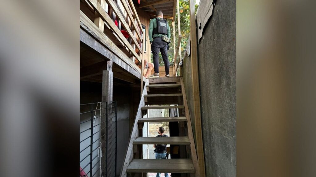 Médico e Advogada Envolvidos em Esquema de Atestados Falsos para Liberdade de Detentos em Itajaí Médico e Advogada Envolvidos em Esquema de Atestados Falsos para Liberdade de Detentos em Itajaí