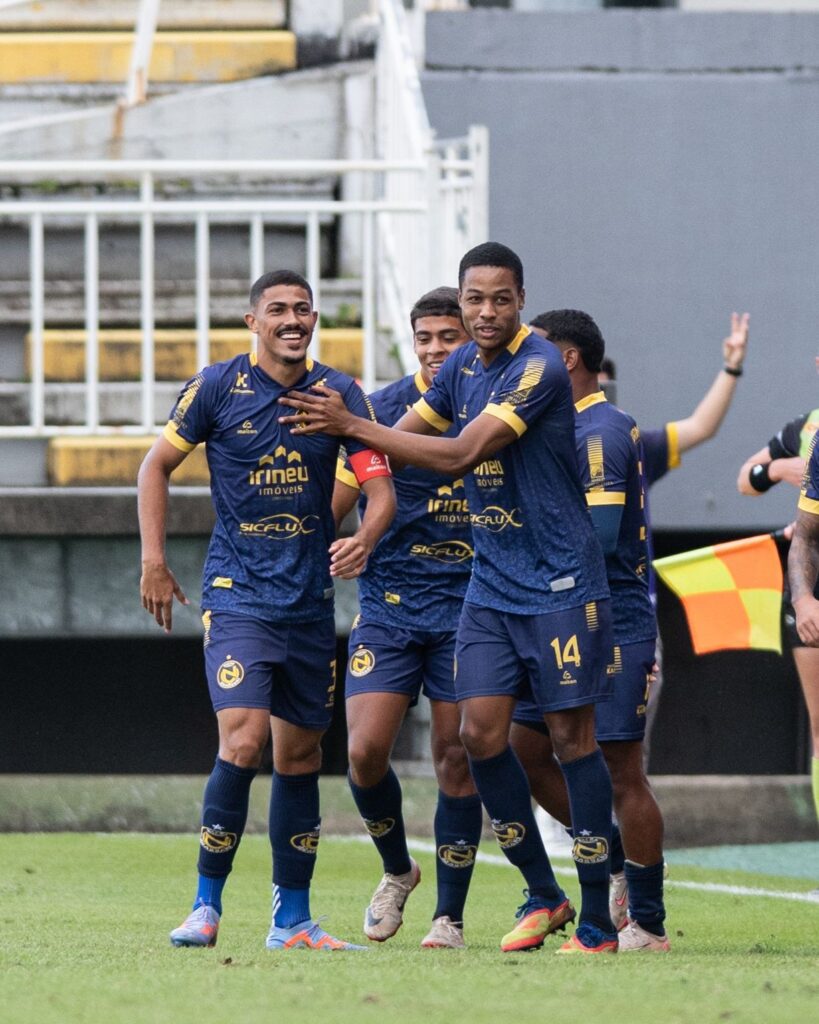 Nação vence Guarani de Palhoça e avança na tabela do Campeonato Catarinense