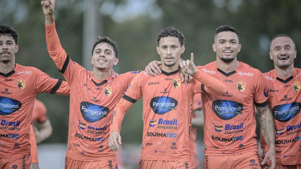 Santa Catarina e Marcílio Dias Triunfam; Blumenau Sofre Primeira Derrota na Série D