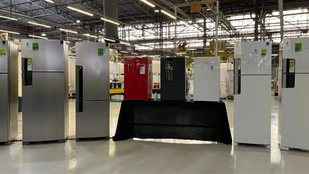 Whirlpool abre 230 vagas em Joinville na maior fábrica de refrigeradores do mundo Whirlpool abre 230 vagas em Joinville na maior fábrica de refrigeradores do mundo