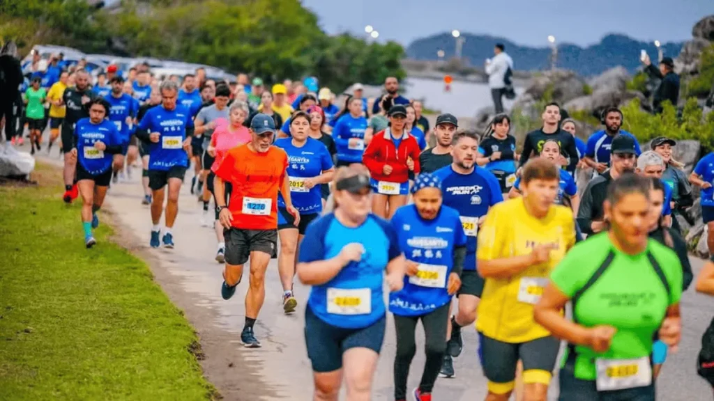 Meia Maratona Internacional de Navegantes reúne mais de 1,5 mil corredores em provas desafiadoras Meia Maratona Internacional de Navegantes reúne mais de 1,5 mil corredores em provas desafiadoras