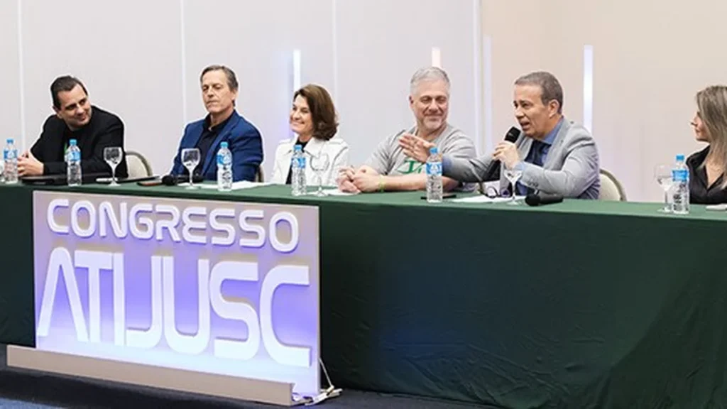 TRE-SC reforça parceria com profissionais de tecnologia em congresso em Florianópolis