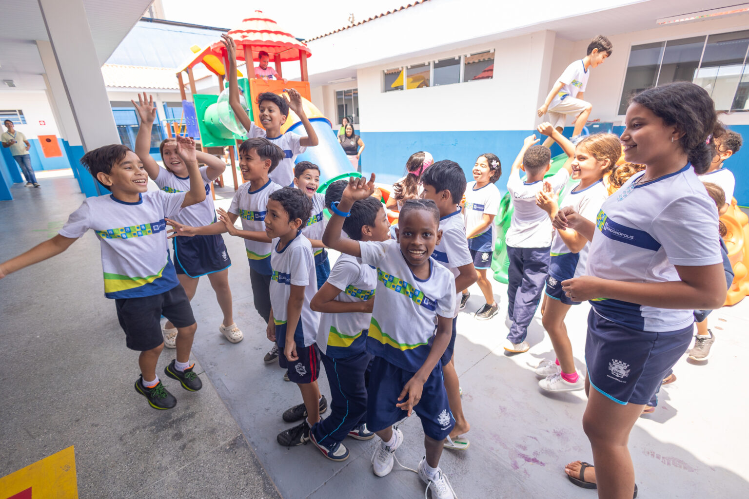 Avanços na Educação de Rondonópolis: Infraestrutura, Capacitação e Material Pedagógico Avanços na Educação de Rondonópolis: Infraestrutura, Capacitação e Material Pedagógico