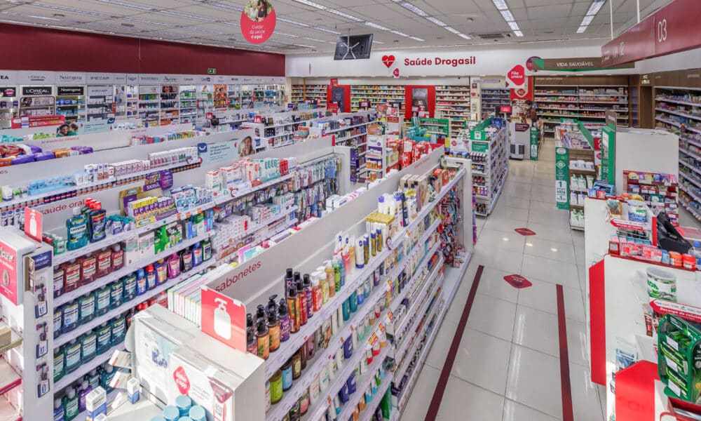 Drogasil Oferece 3 Mil Vagas Atraentes Sem Experiência e Salários que Podem Chegar a R$ 5,5 Mil Drogasil Oferece 3 Mil Vagas Atraentes Sem Experiência e Salários que Podem Chegar a R$ 5,5 Mil