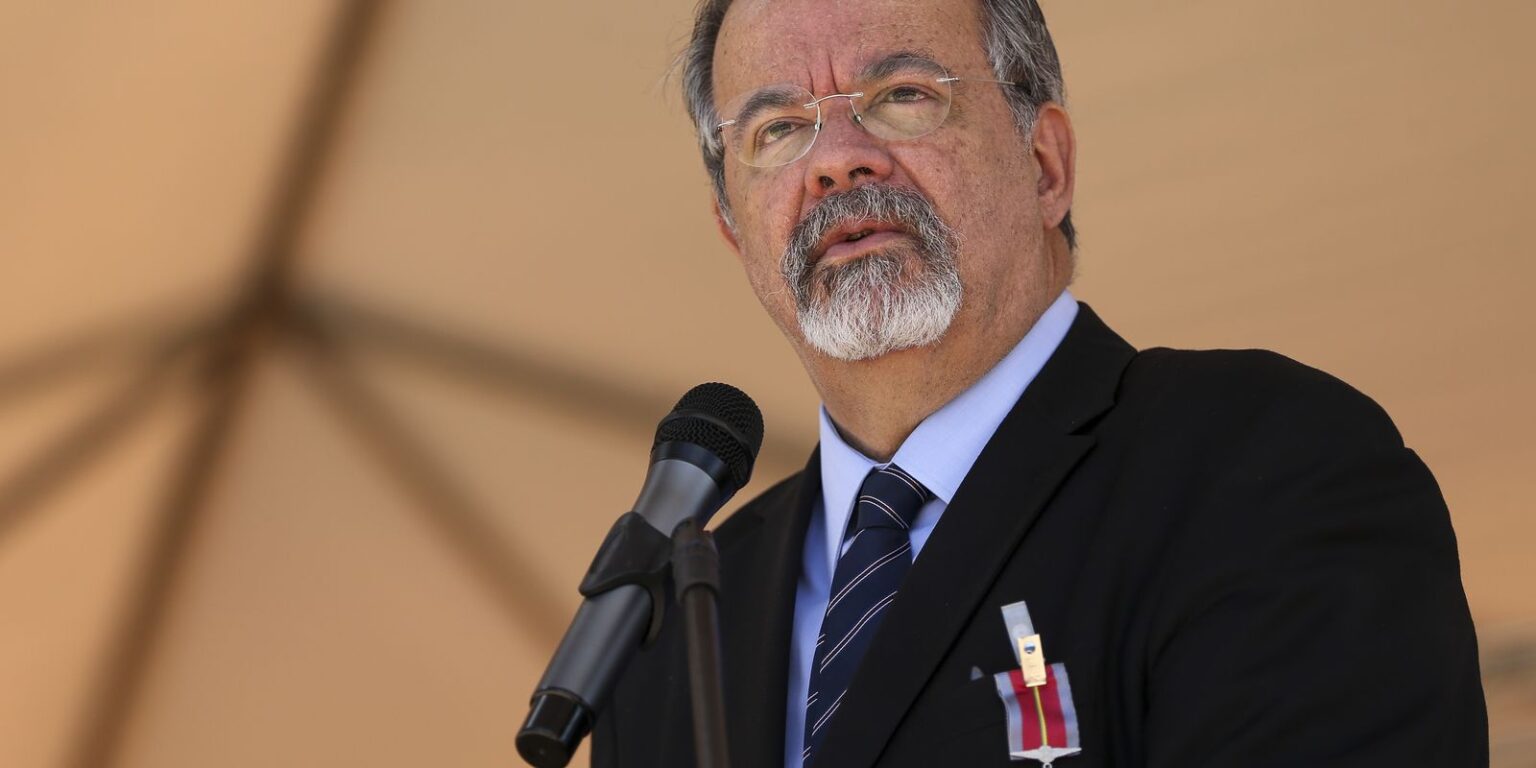 Falece Raul Jungmann, ex-ministro e político influente, aos 73 anos Falece Raul Jungmann, ex-ministro e político influente, aos 73 anos