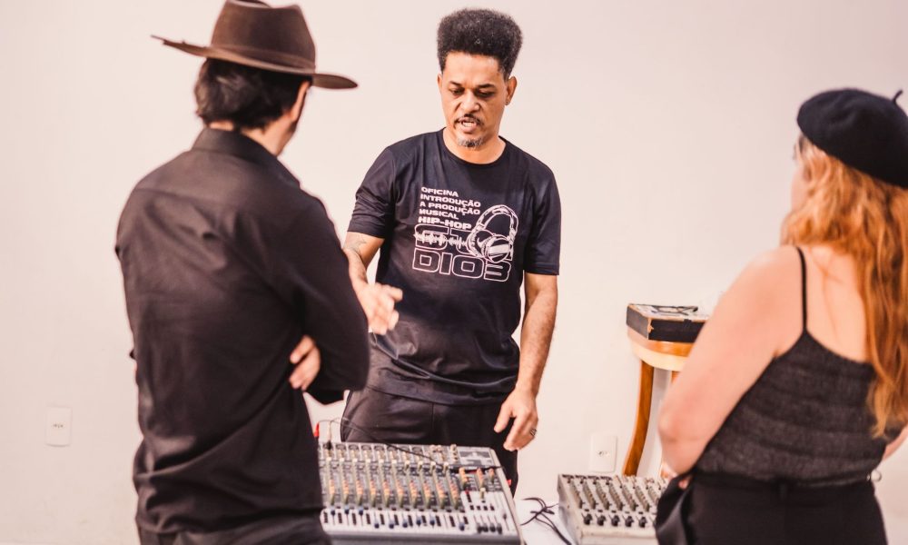 Oficina Gratuita de Produção Musical de Hip Hop em Vila Velha Promete Capacitar Novos Talentos Oficina Gratuita de Produção Musical de Hip Hop em Vila Velha Promete Capacitar Novos Talentos