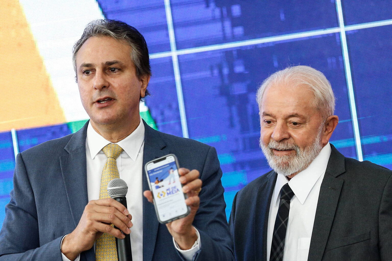 Queda nos Investimentos em Alfabetização e Tempo Integral: A Prioridade do Programa Pé-de-Meia