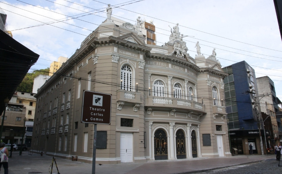 Visitas Guiadas ao Theatro Carlos Gomes: Descubra a História e a Cultura do Espírito Santo Visitas Guiadas ao Theatro Carlos Gomes: Descubra a História e a Cultura do Espírito Santo