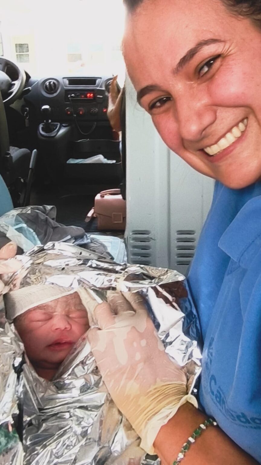 Parto Inusitado: Equipe de Saúde de Senador Canedo Realiza Nascimento em Ambulância Parto Inusitado: Equipe de Saúde de Senador Canedo Realiza Nascimento em Ambulância